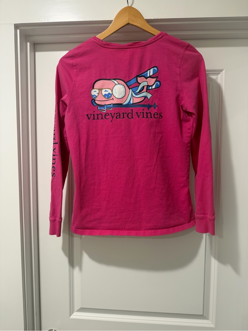 Vineyard Vines Women’s Pink Long-Sleeve Graphic Tee